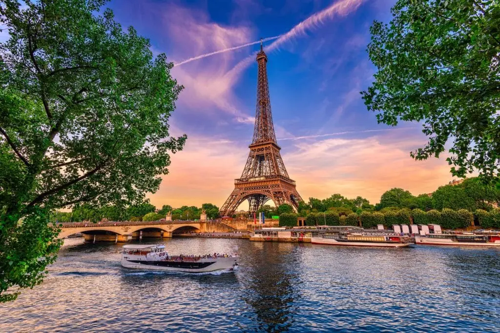 Tour Eiffel à Paris — Lannkin France